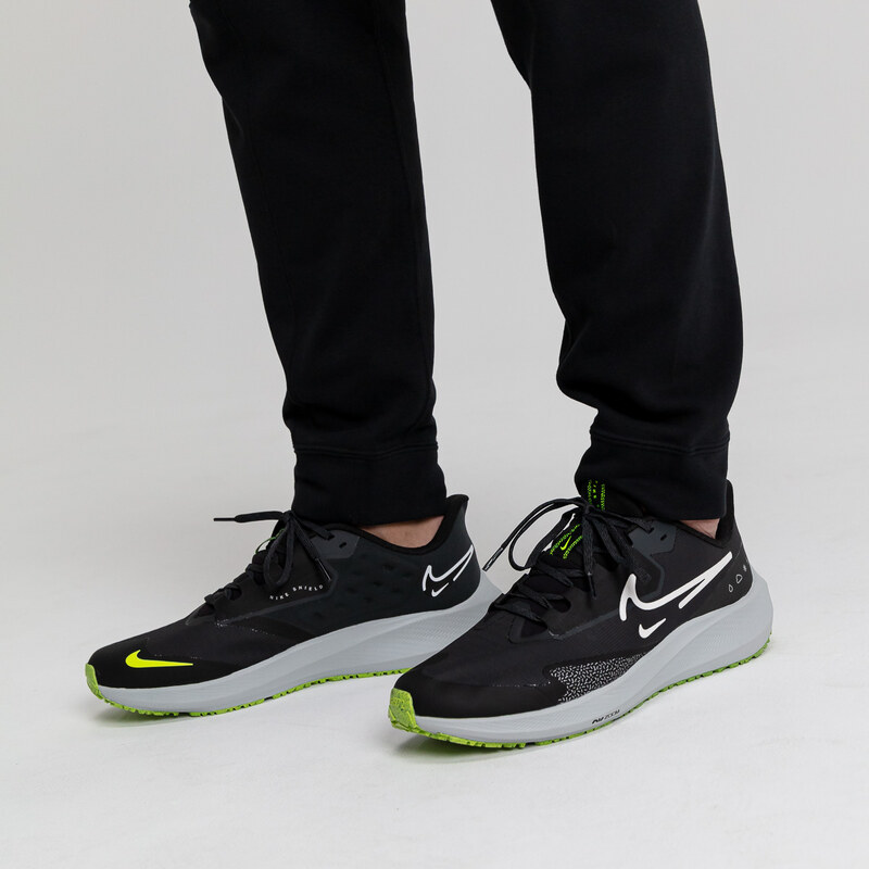 Nike AIR ZOOM PEGASUS 39 SHIELD