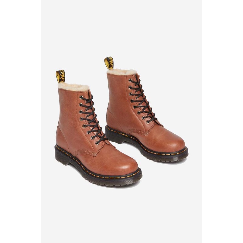 Kožené kotníkové boty Dr. Martens 1460 Serena dámské, hnědá barva, na plochém podpatku, lehce zateplené, DM27782225