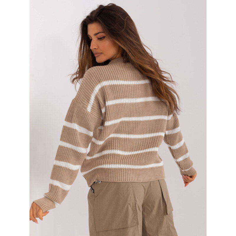 Fashionhunters Tmavě béžový oversize svetr s dlouhým rukávem