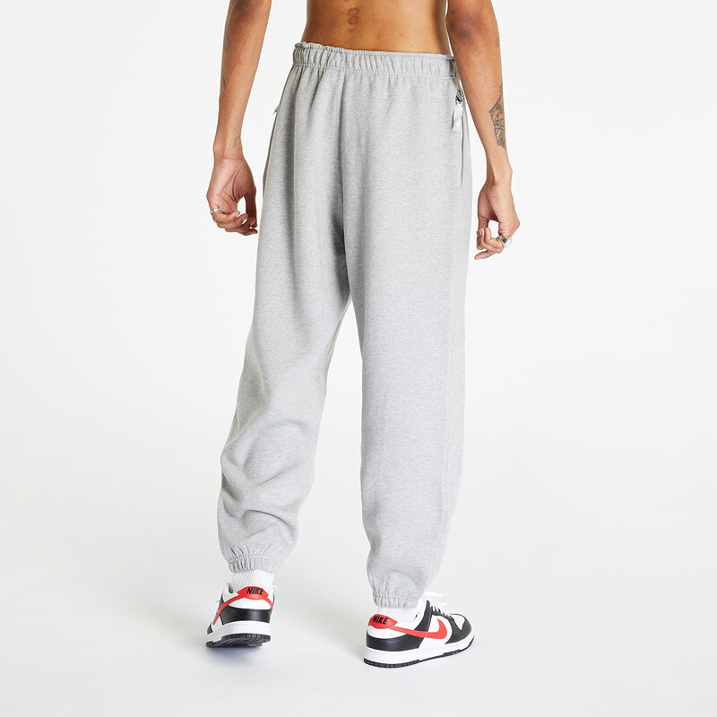 Pánské tepláky Nike Solo Swoosh Men's Fleece Pants Grey