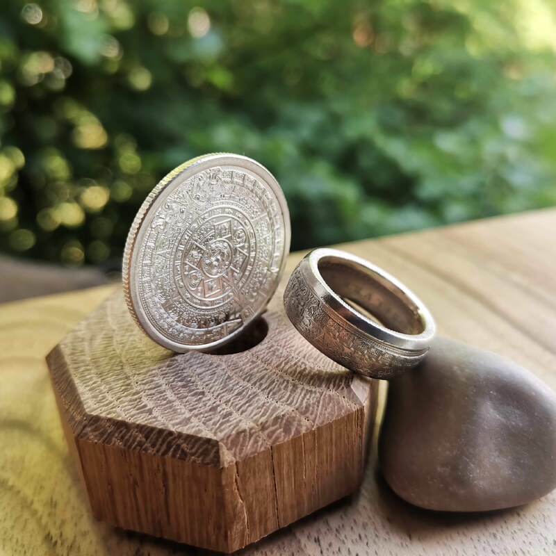 CoinRingsCZ STŘÍBRNÝ PRSTEN "AZTÉCKÝ KALENDÁŘ" JEMNÝ - zakázková výroba, unikátní elegantní prsten na míru, stříbrný prsten z investiční mince, prsten pro ženy, midi ring, úprava velikosti prstenu.