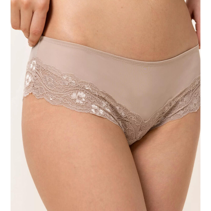 Kalhotky Lovely Micro Hipster hedvábně béžové - TRIUMPH 54172460