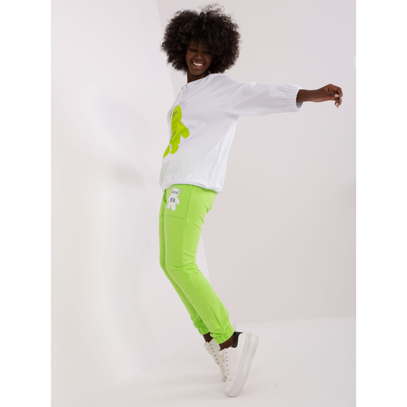Fashionhunters Ecru světle zelená tepláková souprava s kalhotami