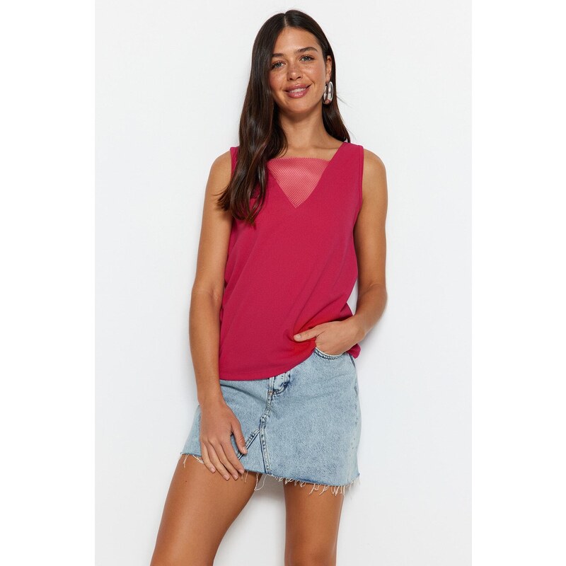 Trendyol Fuchsiová halenka s výstřihem do V a síťovanými detaily z 115606337
