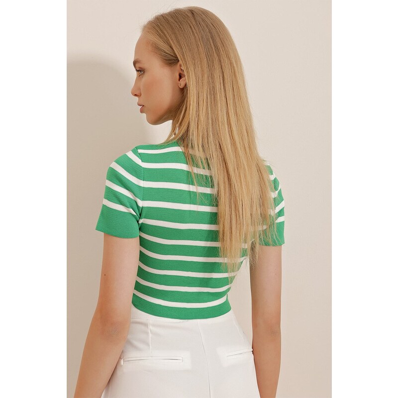 Trend Alaçatı Stili Women's Green Crewneck Striped Crop Knitwear Blouse