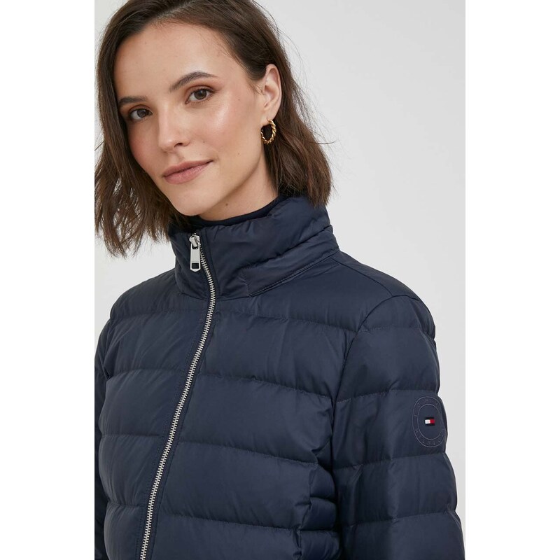 Péřová bunda Tommy Hilfiger dámská, tmavomodrá barva, zimní