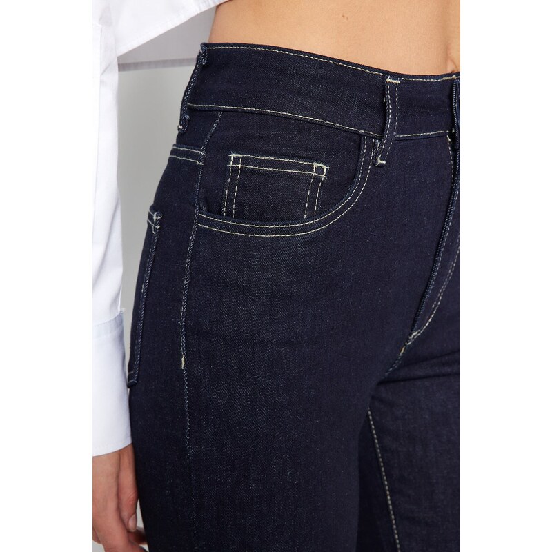 Trendyol Navy Blue Stitch Detail Vysoký pas Flare Jeans
