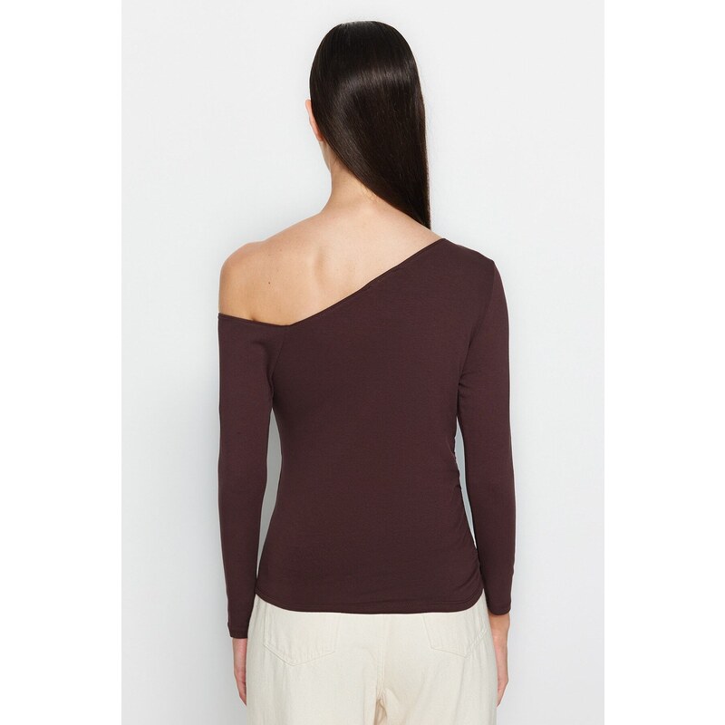 Trendyol Brown Boat Neck Open Shoulder Pleated Fitted/Sticky Cotton Knitted Blouse