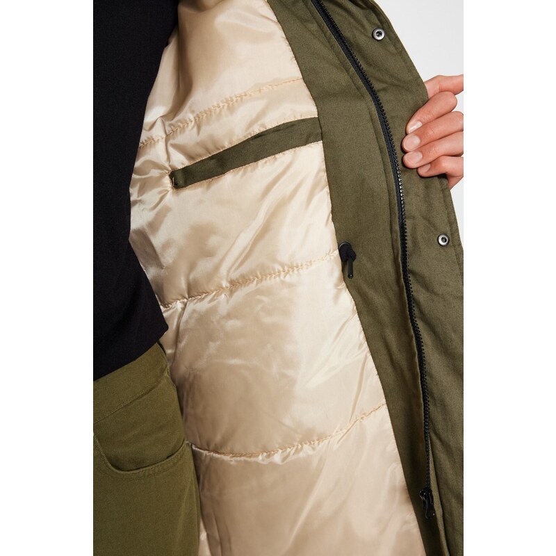 Zimní kabát Trendyol Khaki Regular Fit Gabardine Parka