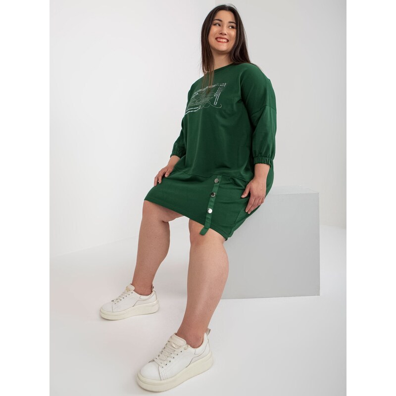 Fashionhunters Tmavě zelené šaty větší velikosti s 3/4 rukávy