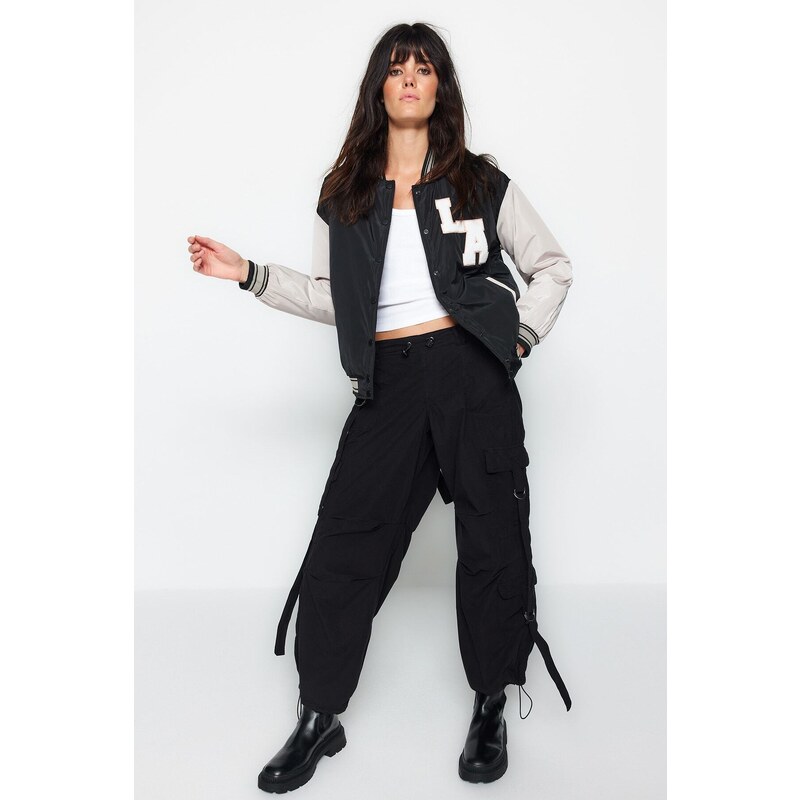 Trendyol Black Oversize nepromokavý bundový kabát bomber