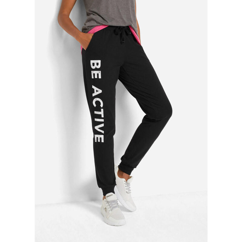 bonprix Joggingové kalhoty z bavlny s potiskem, Loose Fit černá