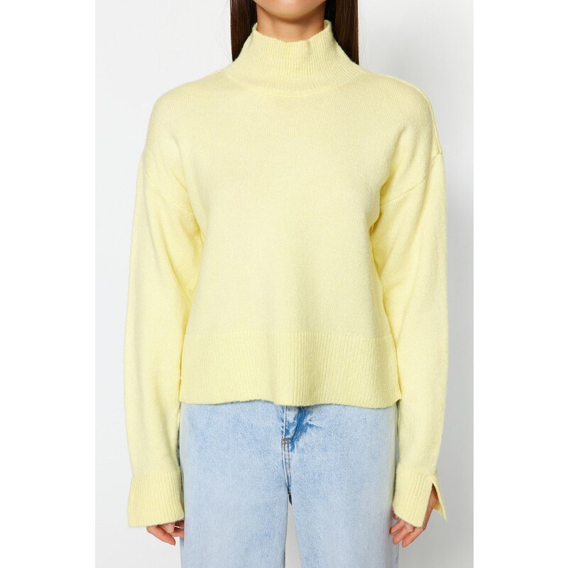 Trendyol Yellow Basic Soft Textured High Neck Sleeve End Štěrbinový pletený svetr