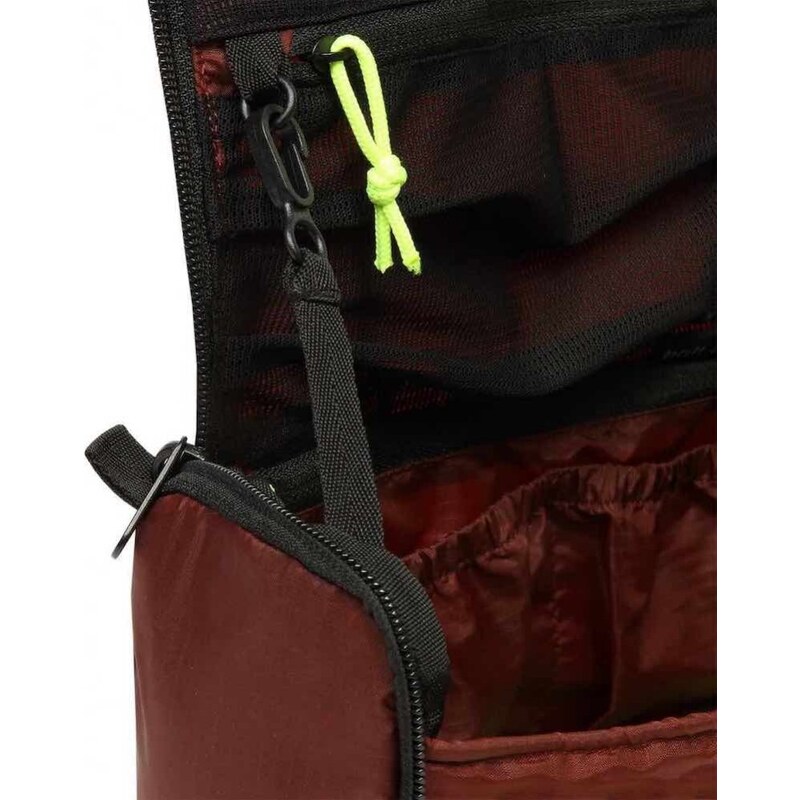 Boll Cestovní taštička Ultralight Washbag III červená