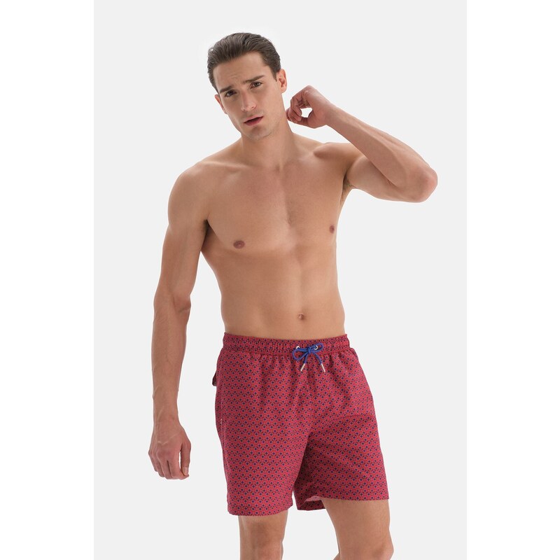 Dagi Red Tie Des. Medium Shorts