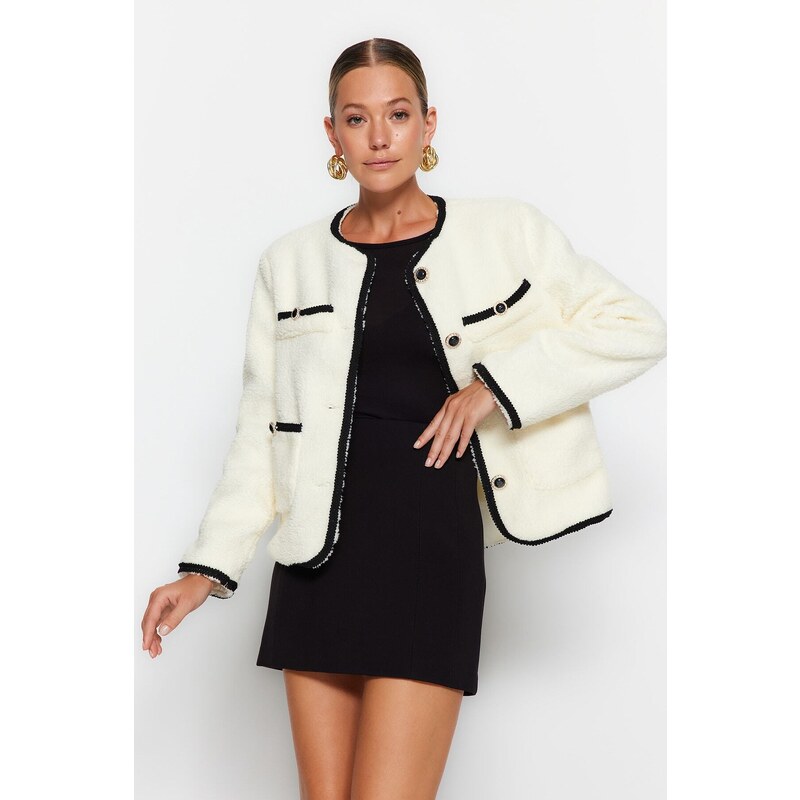 Trendyol Ecru Pocket Detailní plyšová bunda Coat