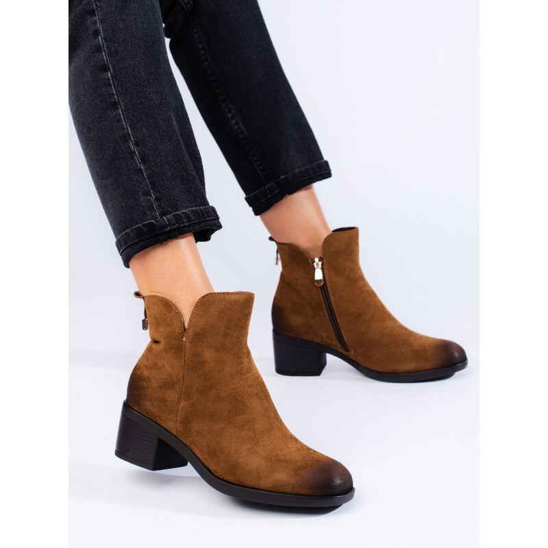 Brown women's ankle boots on a low post Vinceza