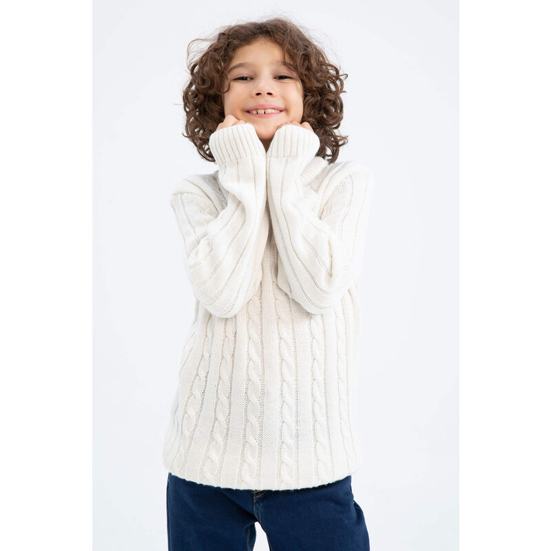 DEFACTO Boy Regular Fit Crew Neck Knitwear Sweater