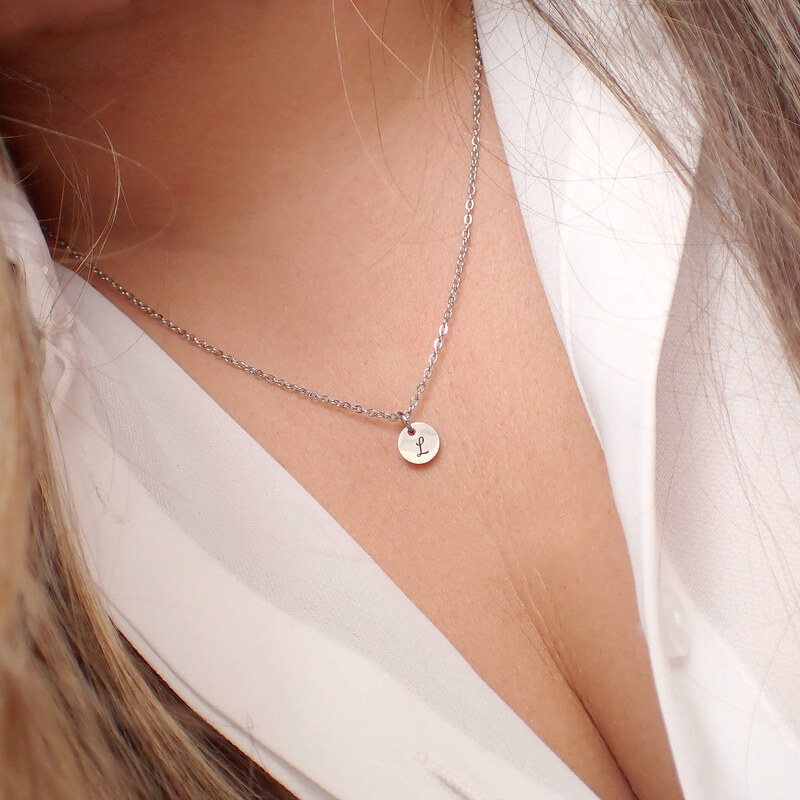 MIDORINI.CZ Dámský personalizovaný náhrdelník s medailonkem MINIMALIST, iniciála na přání, Chirurgická ocel