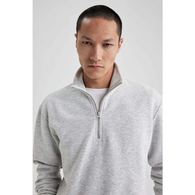 DEFACTO Comfort Fit Sweatshirt