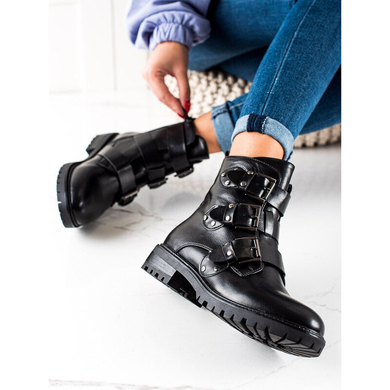 Komfortní dámské černé kotníčkové boty na plochém podpatku