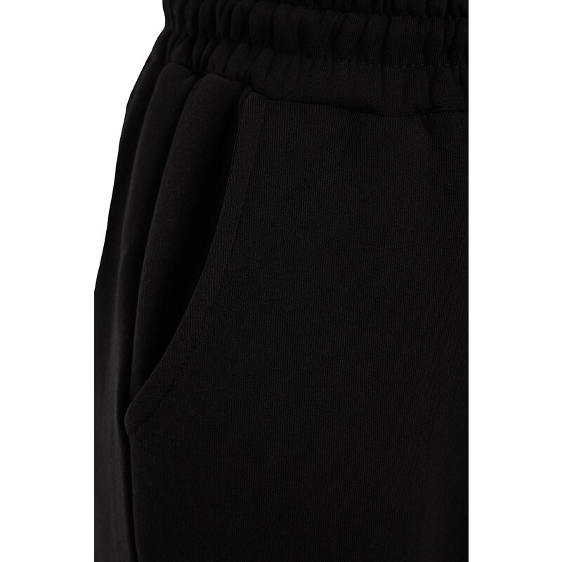 Trendyol Black Fleece Basic pletené tepláky