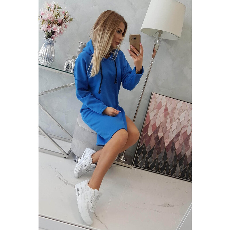 K-Fashion Šaty s kapucí a bočním rozparkem chrpově modré