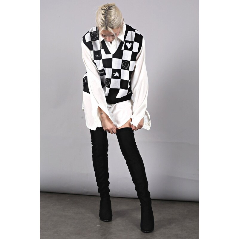 Madmext Women's Black V-Neck Checkered Pattern Regular Fit Sweater