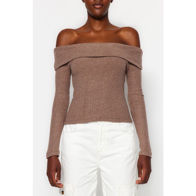 Trendyol Brown Knitwear Look Carmen Collar Fitted/Skinned Crop Knitted Blouse