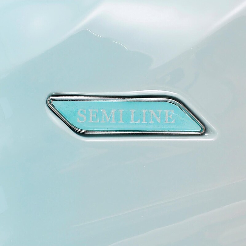Střední kufr Semi Line