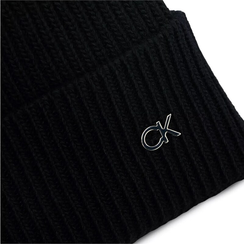 Calvin Klein dámská čepice s kovovým logem černá