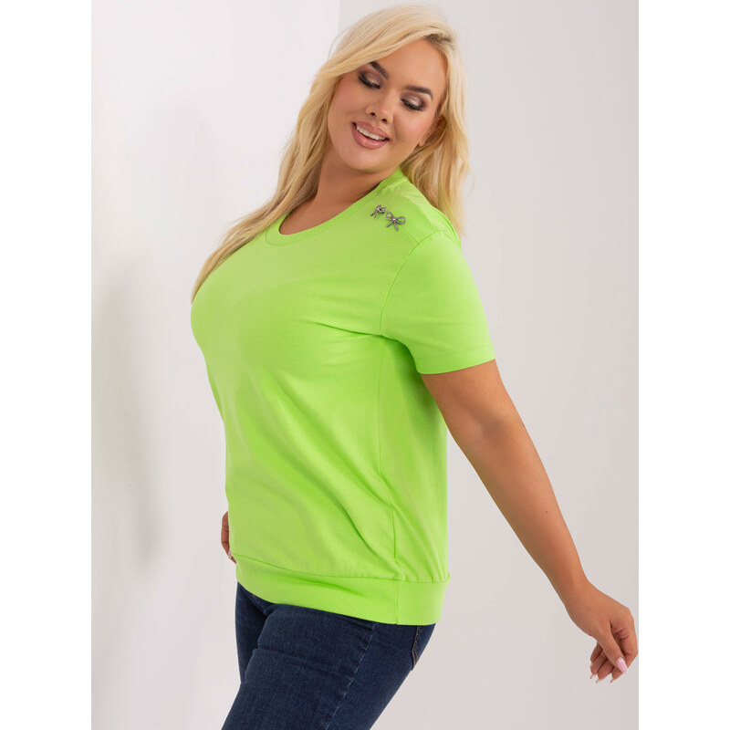 Fashionhunters Světle zelená dámská bavlněná halenka větší velikosti
