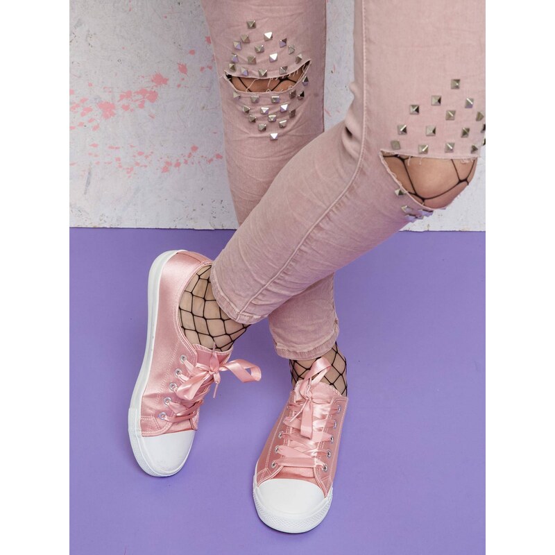 Hand Work Denim Euphora jeans decorated with cuts and rhinestones on the knees pink