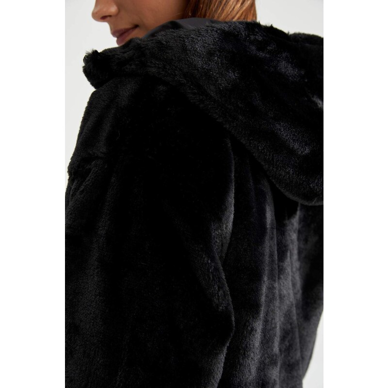 DEFACTO Relax Fit Fur Faux Fur