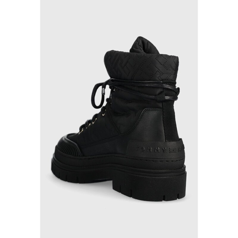 Nízké kozačky Tommy Hilfiger TH MONOGRAM OUTDOOR BOOT dámské, černá barva, na plochém podpatku, zateplené, FW0FW07502