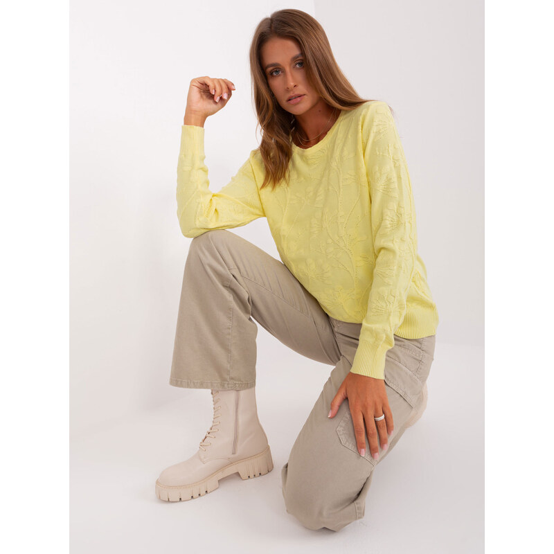 Fashionhunters Světle žlutý dámský klasický svetr s lemy