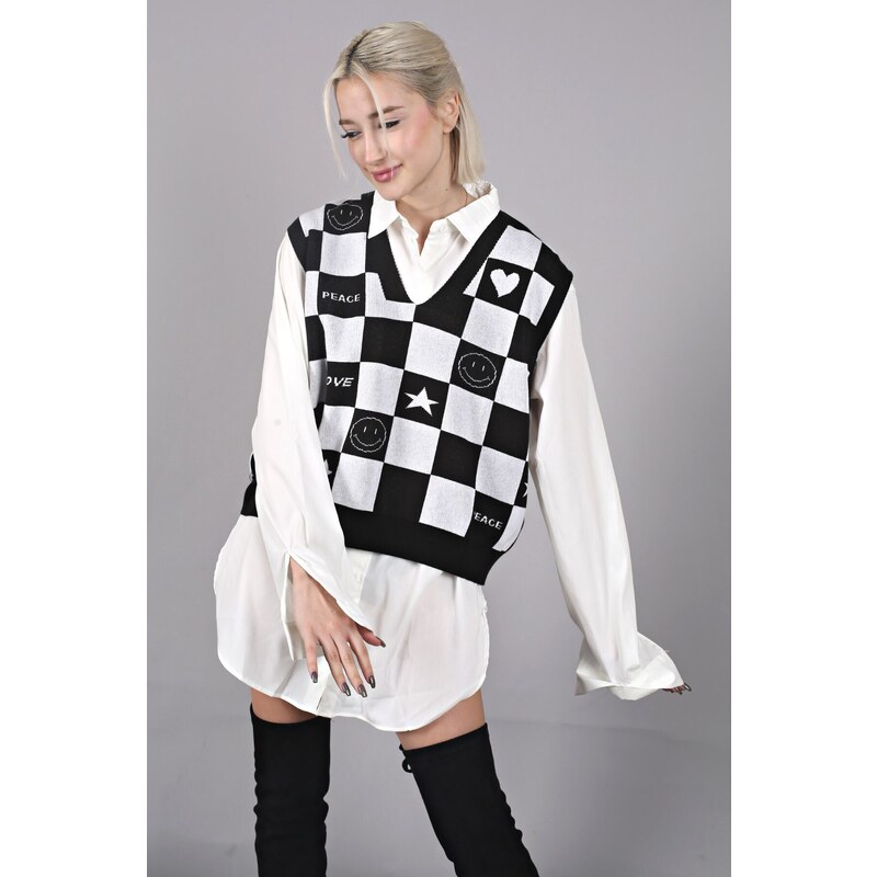 Madmext Women's Black V-Neck Checkered Pattern Regular Fit Sweater Women