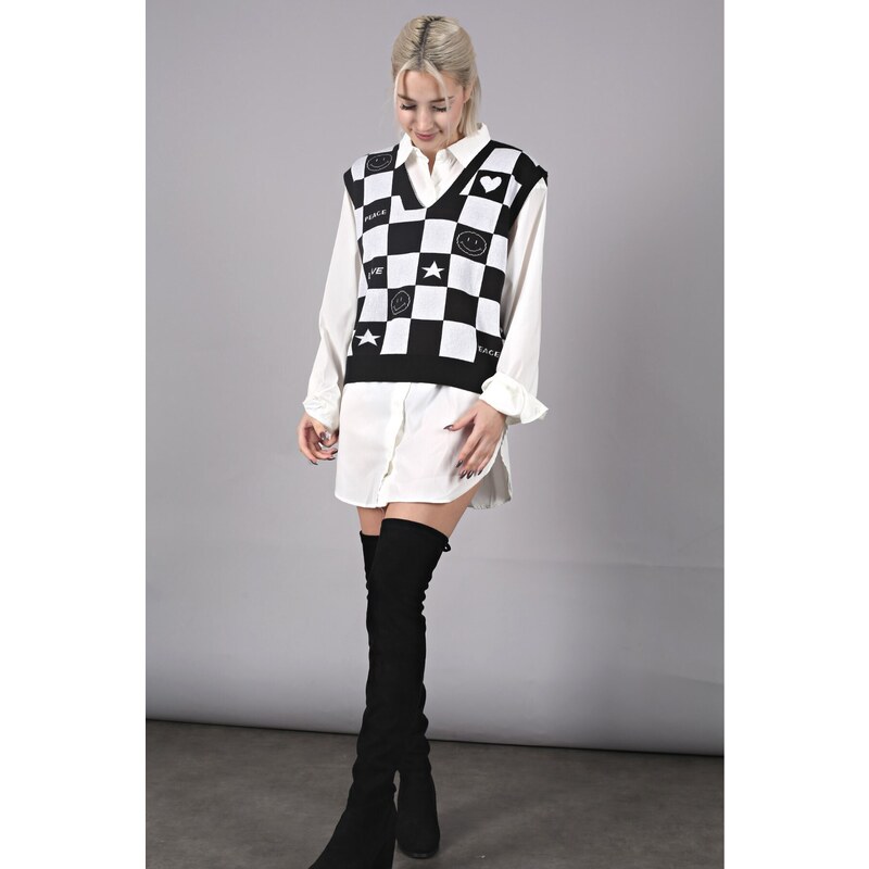 Madmext Women's Black V-Neck Checkered Pattern Regular Fit Sweater