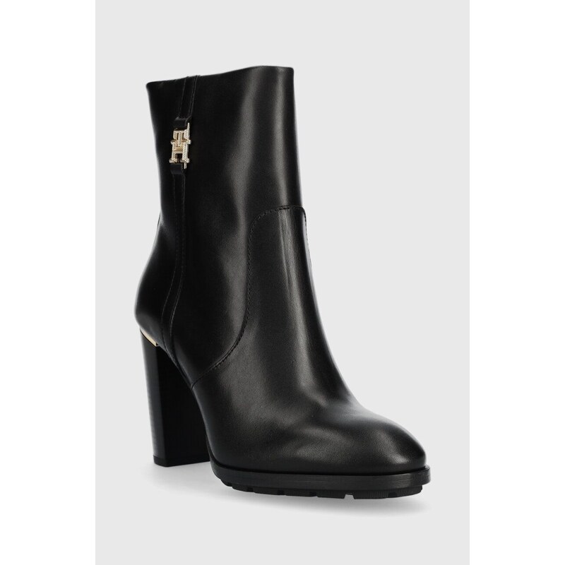 Kožené kotníkové boty Tommy Hilfiger FEMININE TH HARDWARE BOOTIE dámské, černá barva, na podpatku, FW0FW07540