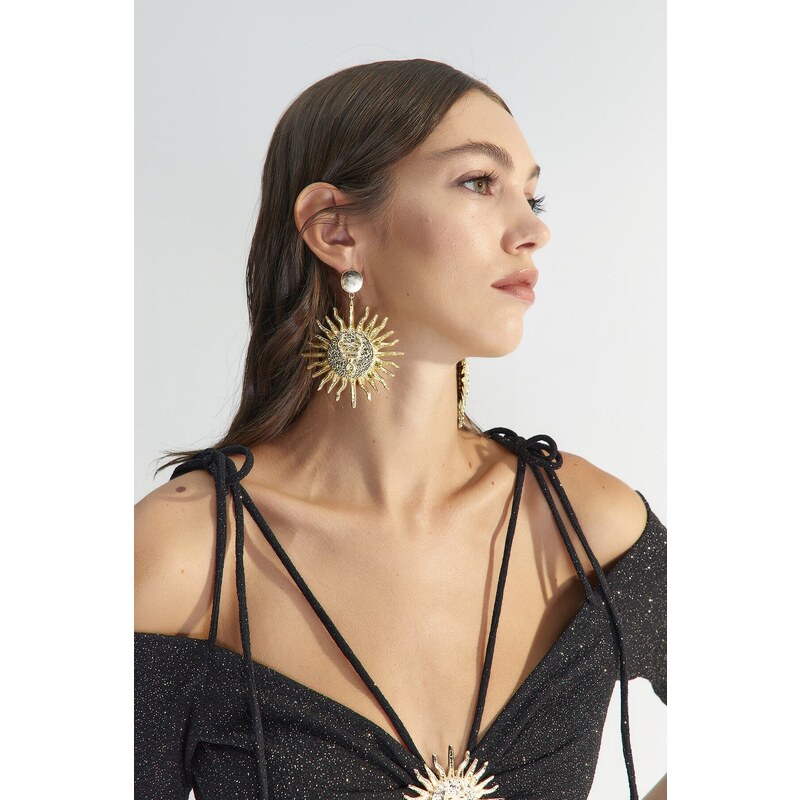 Trendyol X Zeynep Tosun Gold Sun Figure Earring