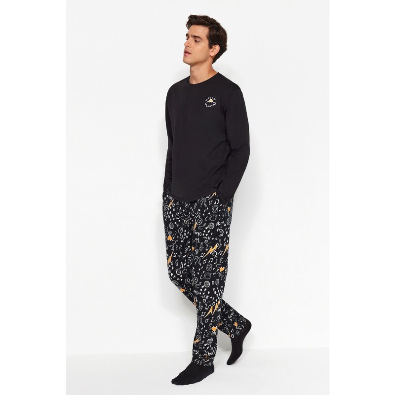 Trendyol Black Regular Fit Embroidered Knitted Pajamas Set