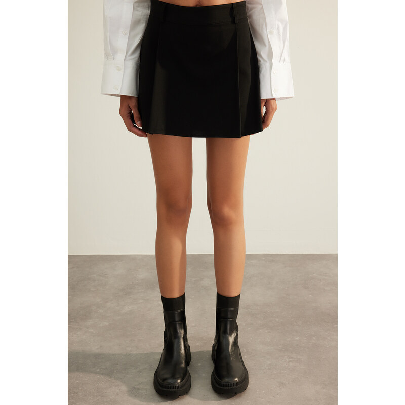 Trendyol Black Premium Quality Pleated Woven Short Skirt