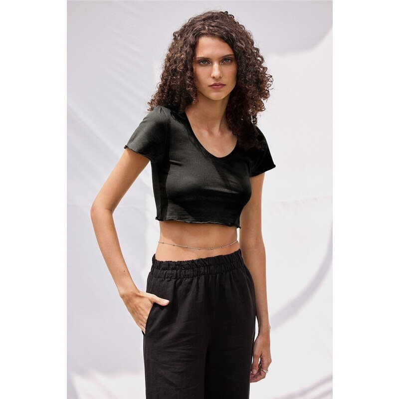 VATKALI V Neck Crop Top Black