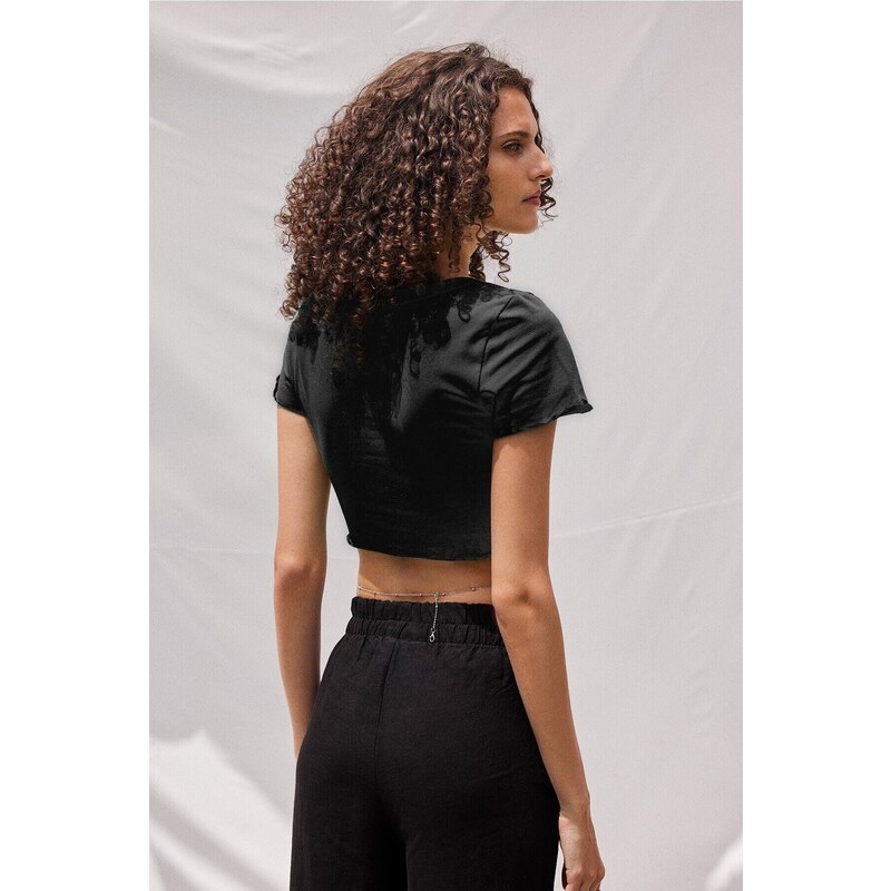 VATKALI V Neck Crop Top Black