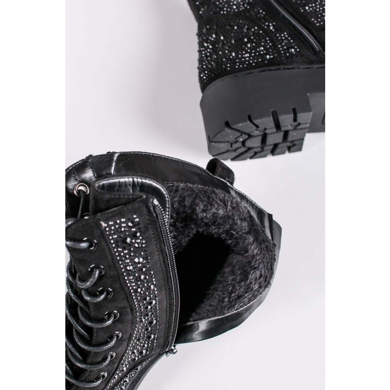 Bestelle Černé kotníkové boty s kamínky Lana