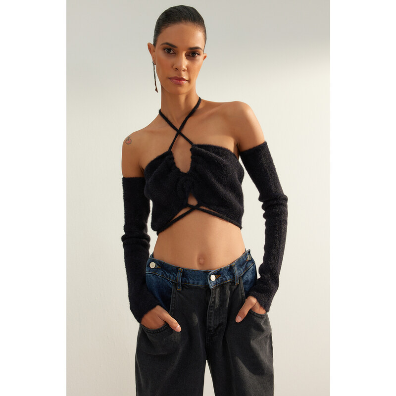 Trendyol Limited Edition Black Super Crop Feathered Knitwear Sweater