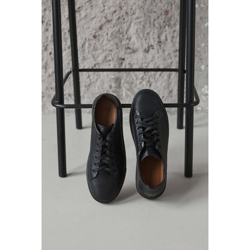 Men's Black Low-Top Sneakers with Perforations for Summer Estro ER00112593