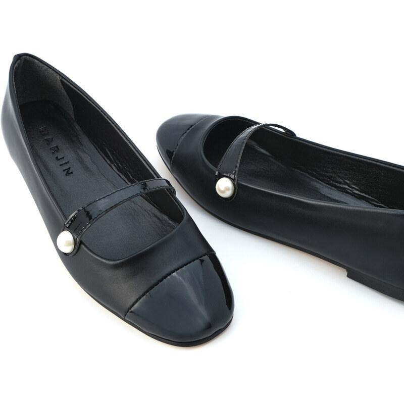 Marjin Women's Banded Pearl Detail Ballet Flats with a scalloped pattern, Black.