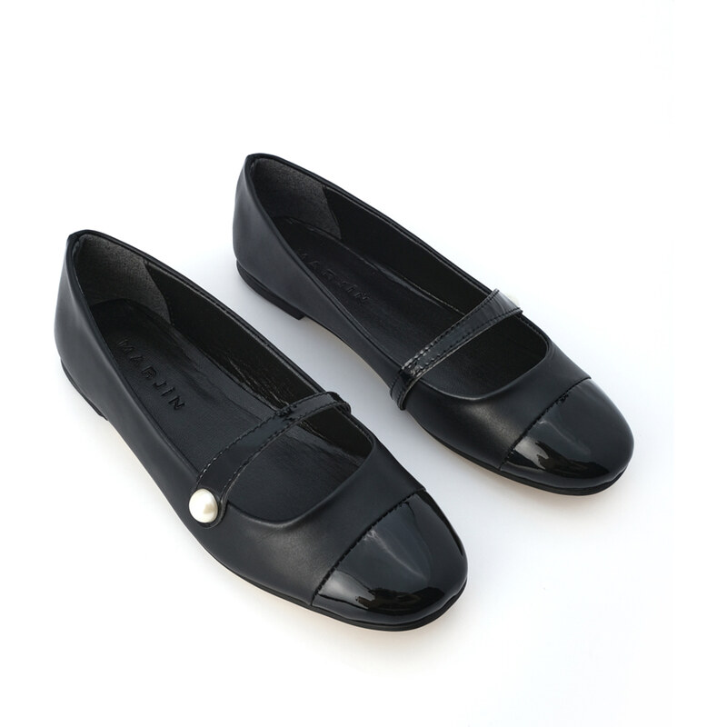 Marjin Women's Banded Pearl Detail Ballet Flats with a scalloped pattern, Black.