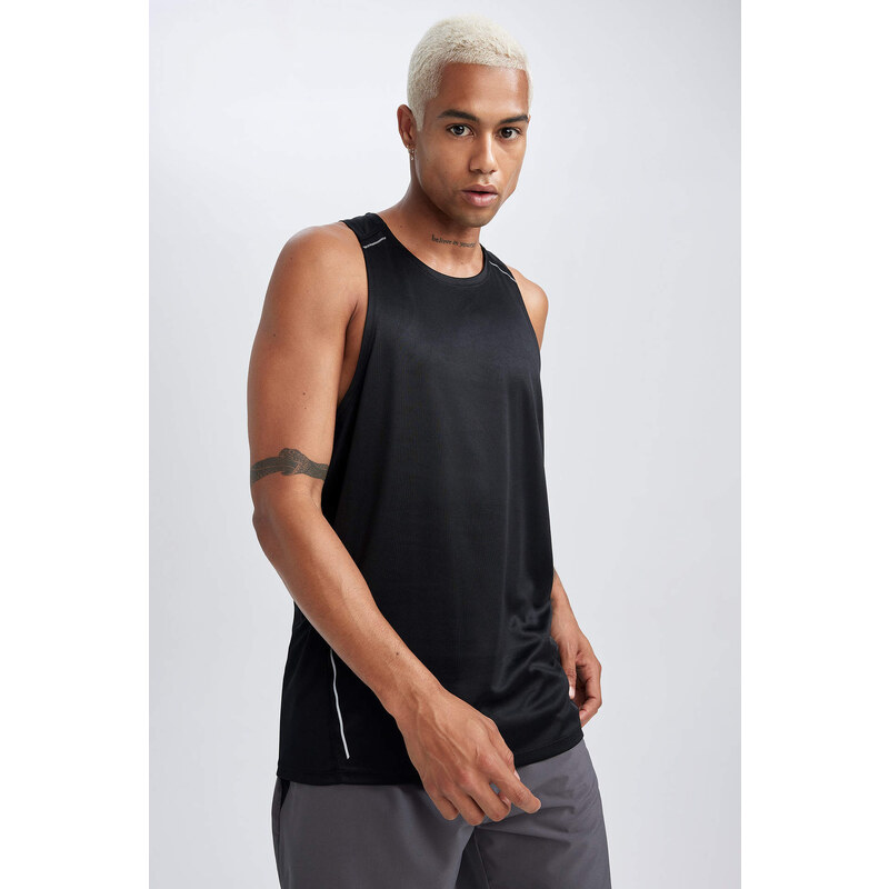 DEFACTO Slim Fit Crew Neck Sleeveless Undershirt